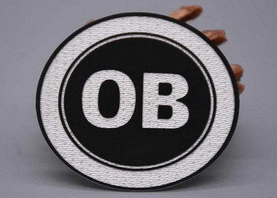 Weißes Tatami-Gewebe druckte Aufkleber mit schwarzem Silikon Logo For Garments