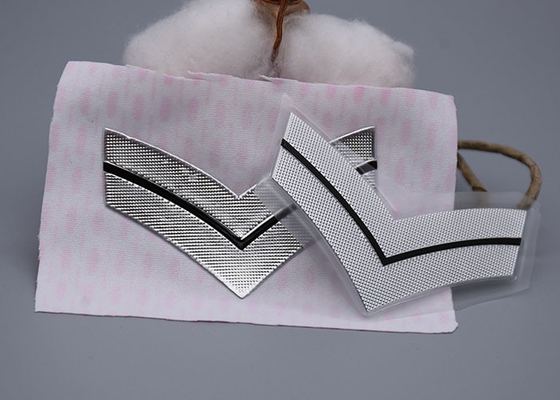 Kleider Debossed Logo Heat Transfer Labels For Farbe TPU zwei