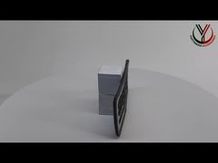 Sehen Sie sich an: Schaufenster mit Ärmelbündchen für Sportbekleidung, Klettverschlussstreifen und geprägtem TPU-Material