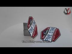 Ein genauerer Blick: Transparenter 0,8 mm dicker TPU-gedruckter Etikett Silikon-Logo-Anpassung