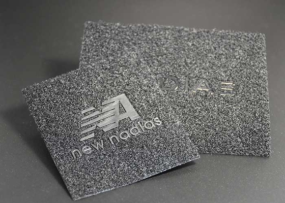 Kundengebundener Flausch prägte die glatten/Matt Tpu Logo Kleidungsaufkleber