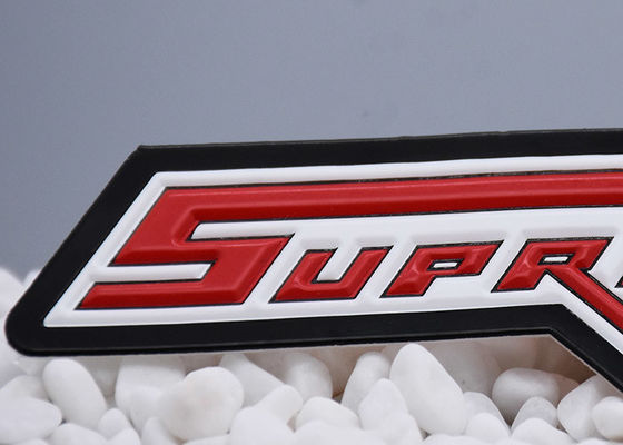 TPU prägte zwei Farbwärmeübertragungs-Kleidungs-Aufkleber mit angehobenem Logo