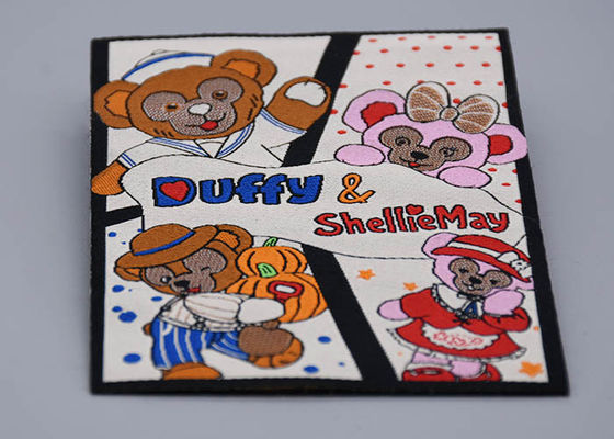 Kundengebundene geglaubte untere Stickerei Logo Patch For Garments