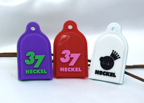 Prägeartiges PVCschlüsselkette Purpur-rotes Weiß Matt PVC-Gummischlüsselkette SGS-3D